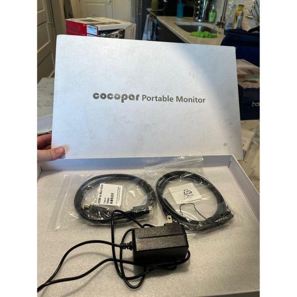 Cocopar 15.6” Portable Monitor - Picture 4 of 8